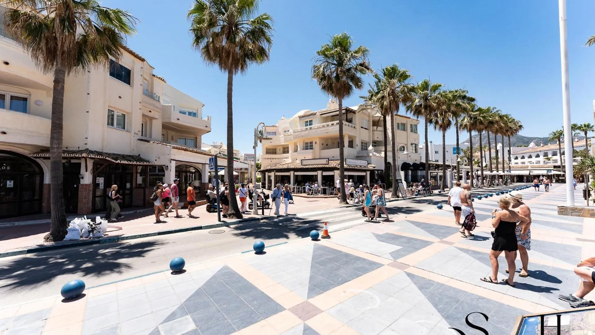 דירה בנאלמדנה Top Location, 50M From The Beach And Resaurants
